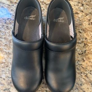 Dansko Clogs, Size 39, Black